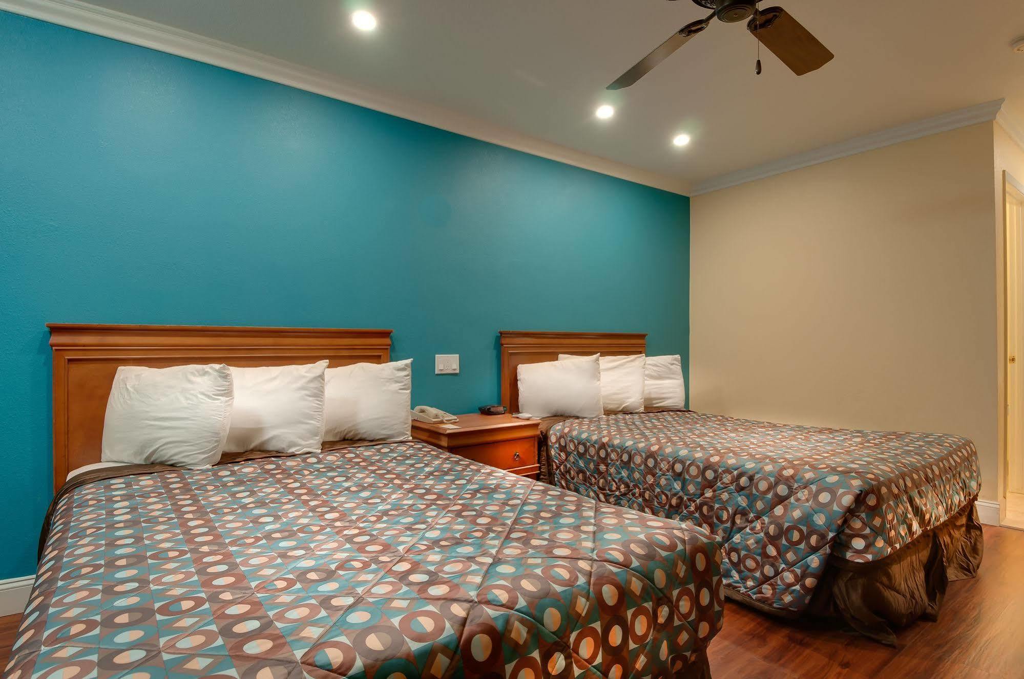Vagabond Inn Buttonwillow I-5 Exit 253 Бейкърсфийлд Екстериор снимка