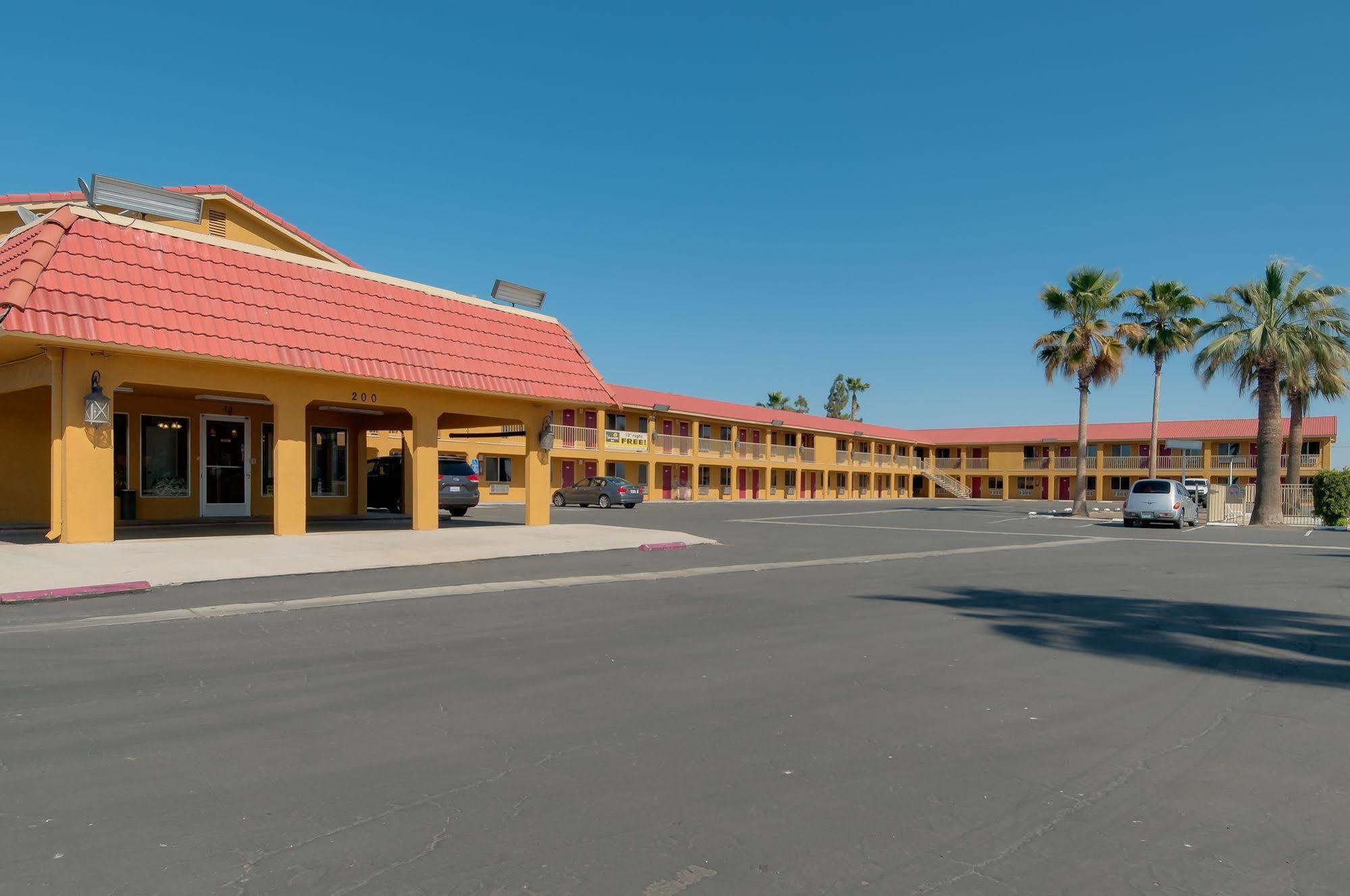 Vagabond Inn Buttonwillow I-5 Exit 253 Бейкърсфийлд Екстериор снимка