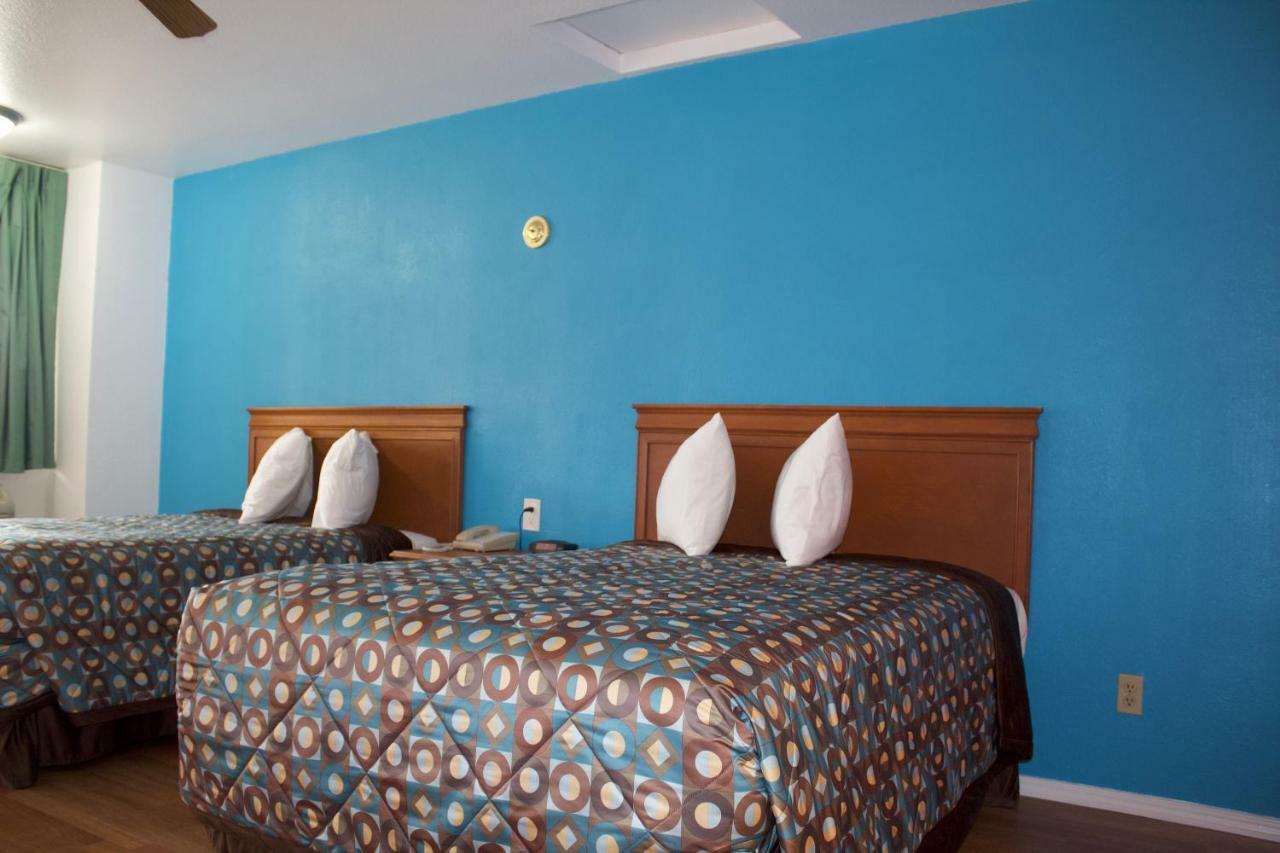 Vagabond Inn Buttonwillow I-5 Exit 253 Бейкърсфийлд Екстериор снимка
